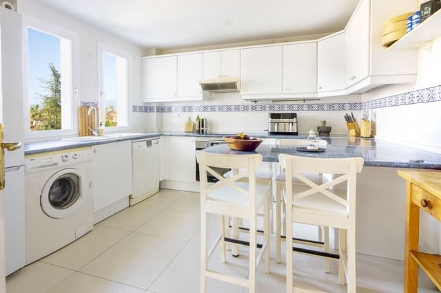 3 Zimmer Penthouse zu verkaufen in Atalaya-Isdabe, Estepona - 495.000 € (Ref: 9784865)