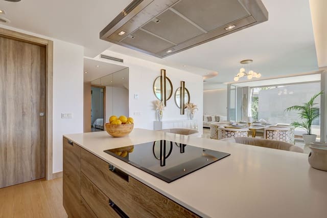 Ático de 3 habitaciones en Benahavís en venta - 1.200.000 € (Ref: 9784868)