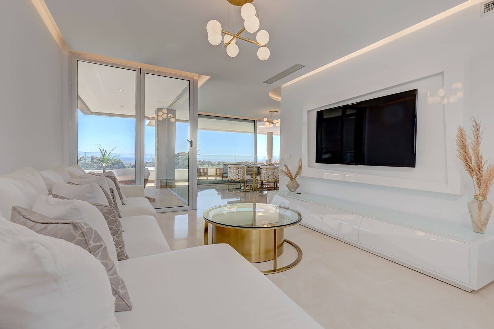 Ático de 3 habitaciones en Benahavís en venta - 1.200.000 € (Ref: 9784868)