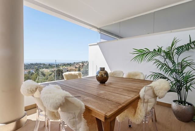 Ático de 3 habitaciones en Benahavís en venta - 1.200.000 € (Ref: 9784868)