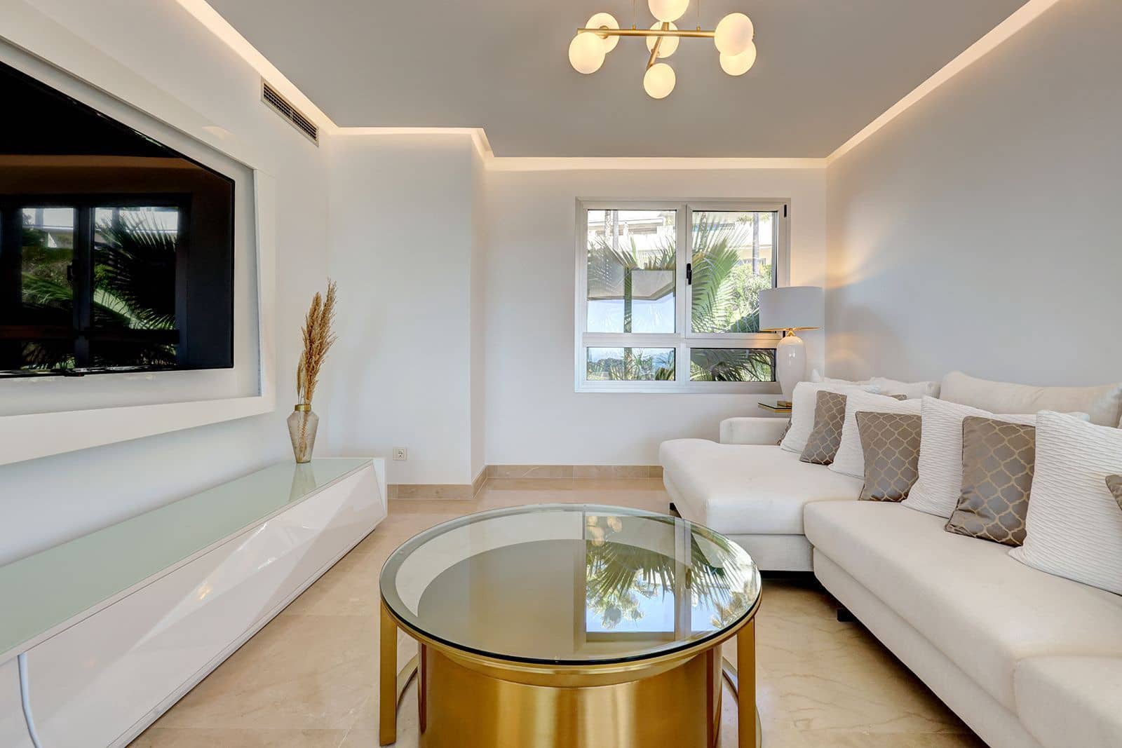 Ático de 3 habitaciones en Benahavís en venta - 1.200.000 € (Ref: 9784868)