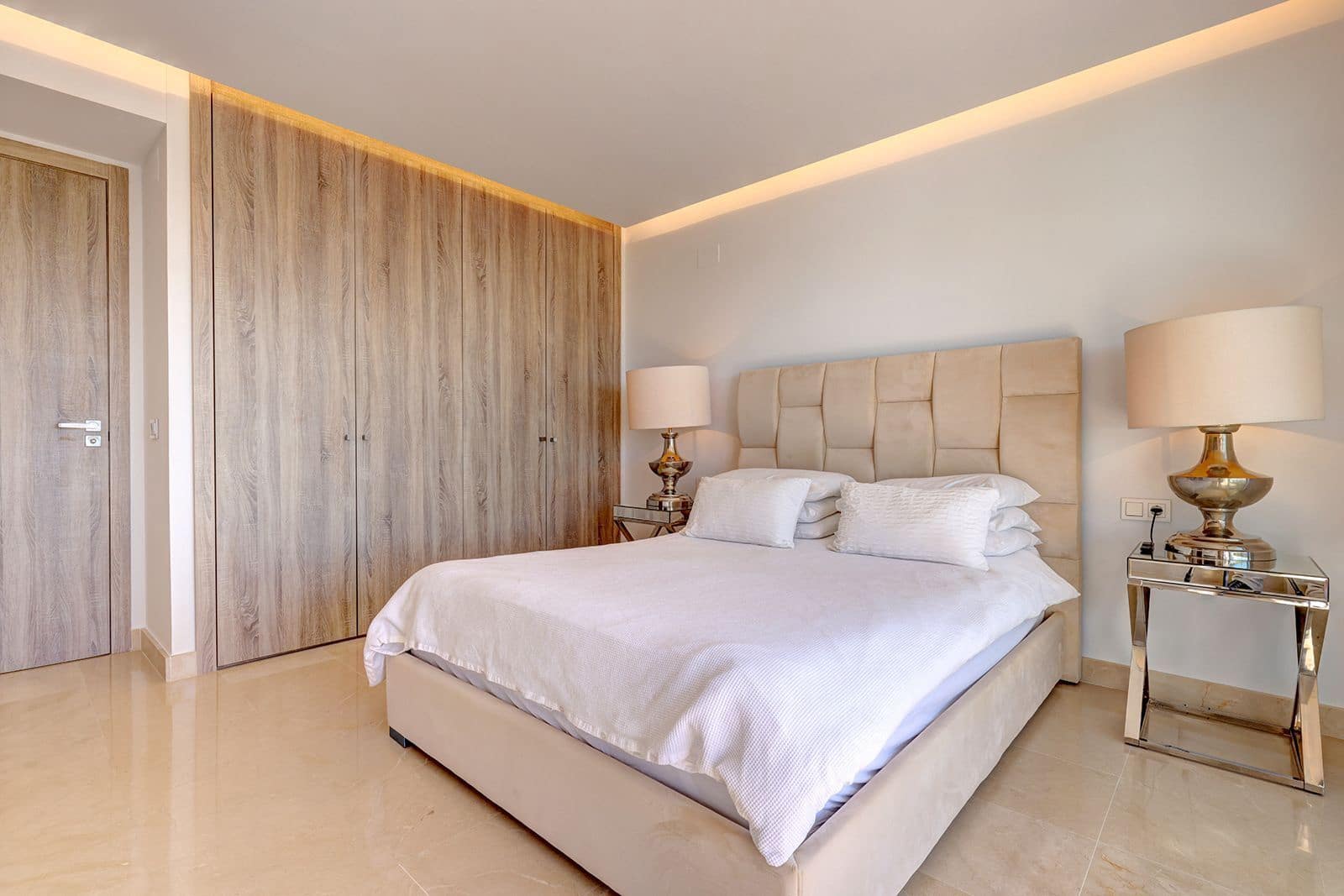 Ático de 3 habitaciones en Benahavís en venta - 1.200.000 € (Ref: 9784868)