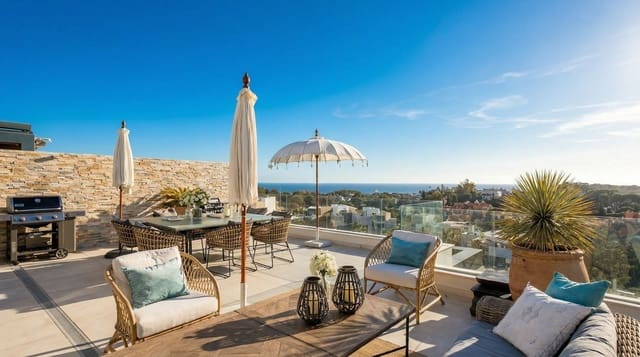 3 makuuhuone Kattohuoneisto myytävänä paikassa Cabopino, Marbella - 1 350 000 € (Ref: 9784872)