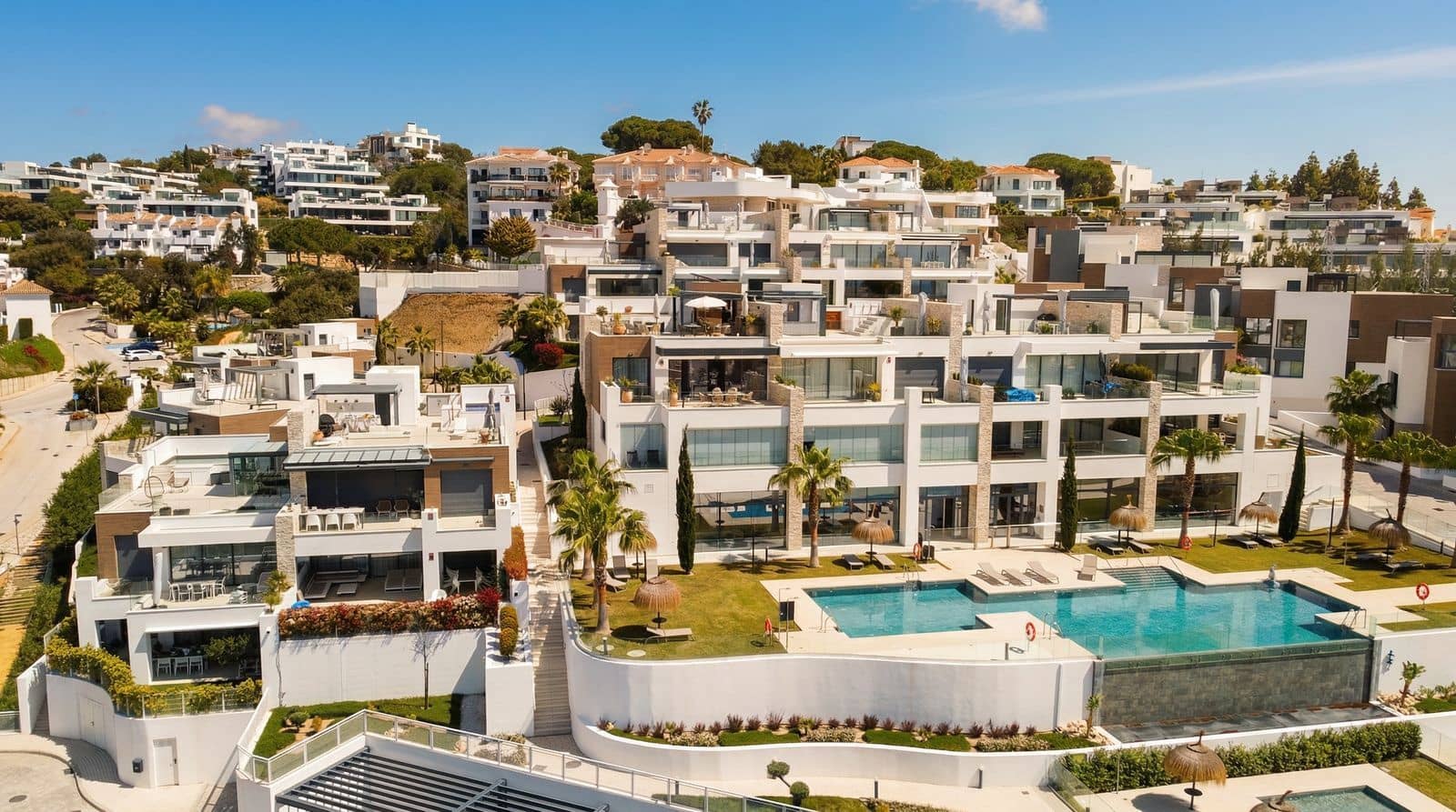 3 makuuhuone Kattohuoneisto myytävänä paikassa Cabopino - 1 350 000 € (Ref: 9784872)