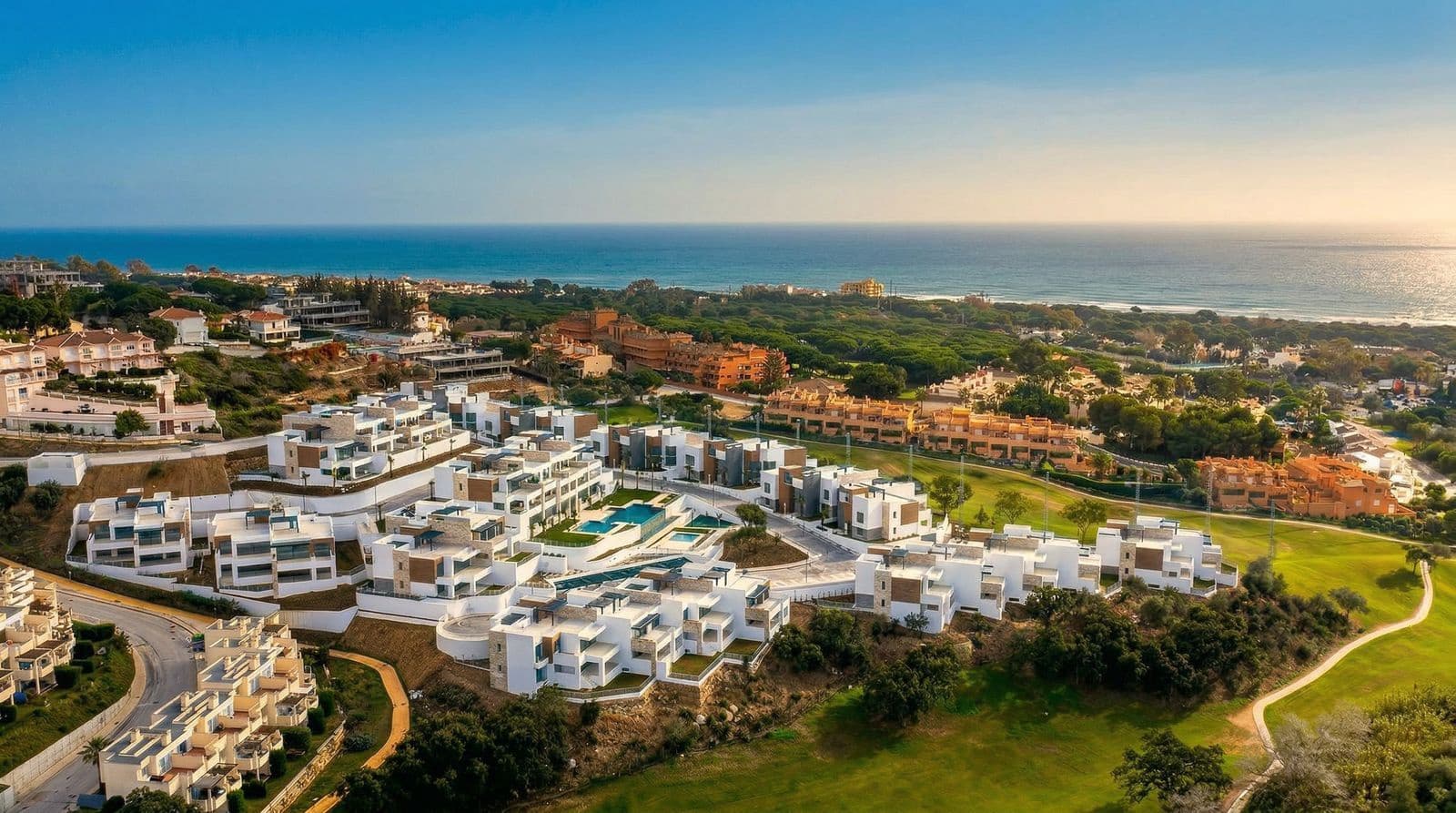 3 makuuhuone Kattohuoneisto myytävänä paikassa Cabopino - 1 350 000 € (Ref: 9784872)