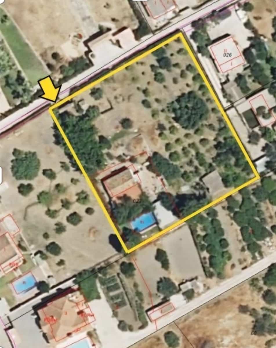 Finca/Casa Rural de 3 habitaciones en Estepona en venta - 700.000 € (Ref: 9784873)