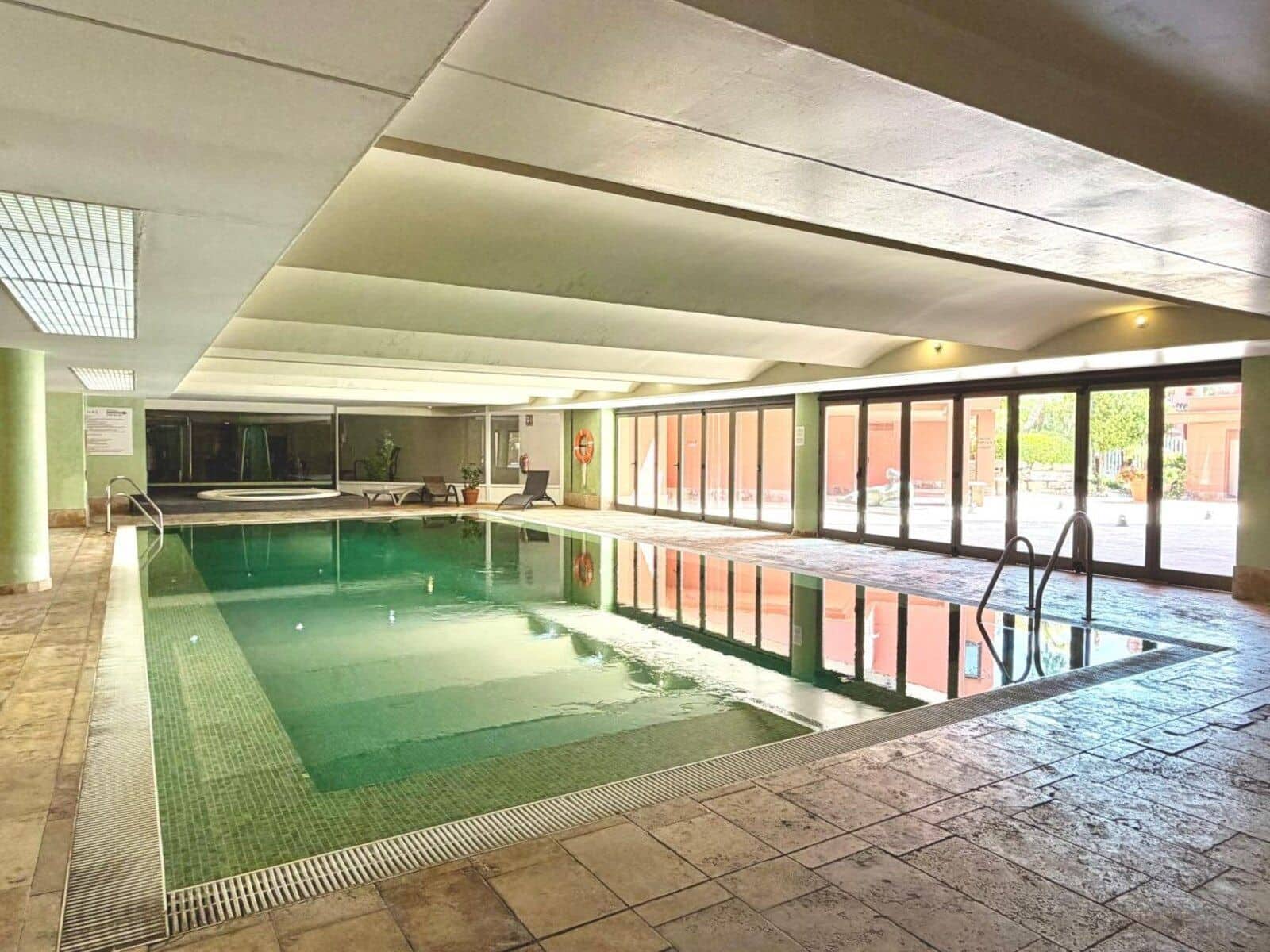 2 Zimmer Apartment zu verkaufen in Estepona - 519.000 € (Ref: 9796292)