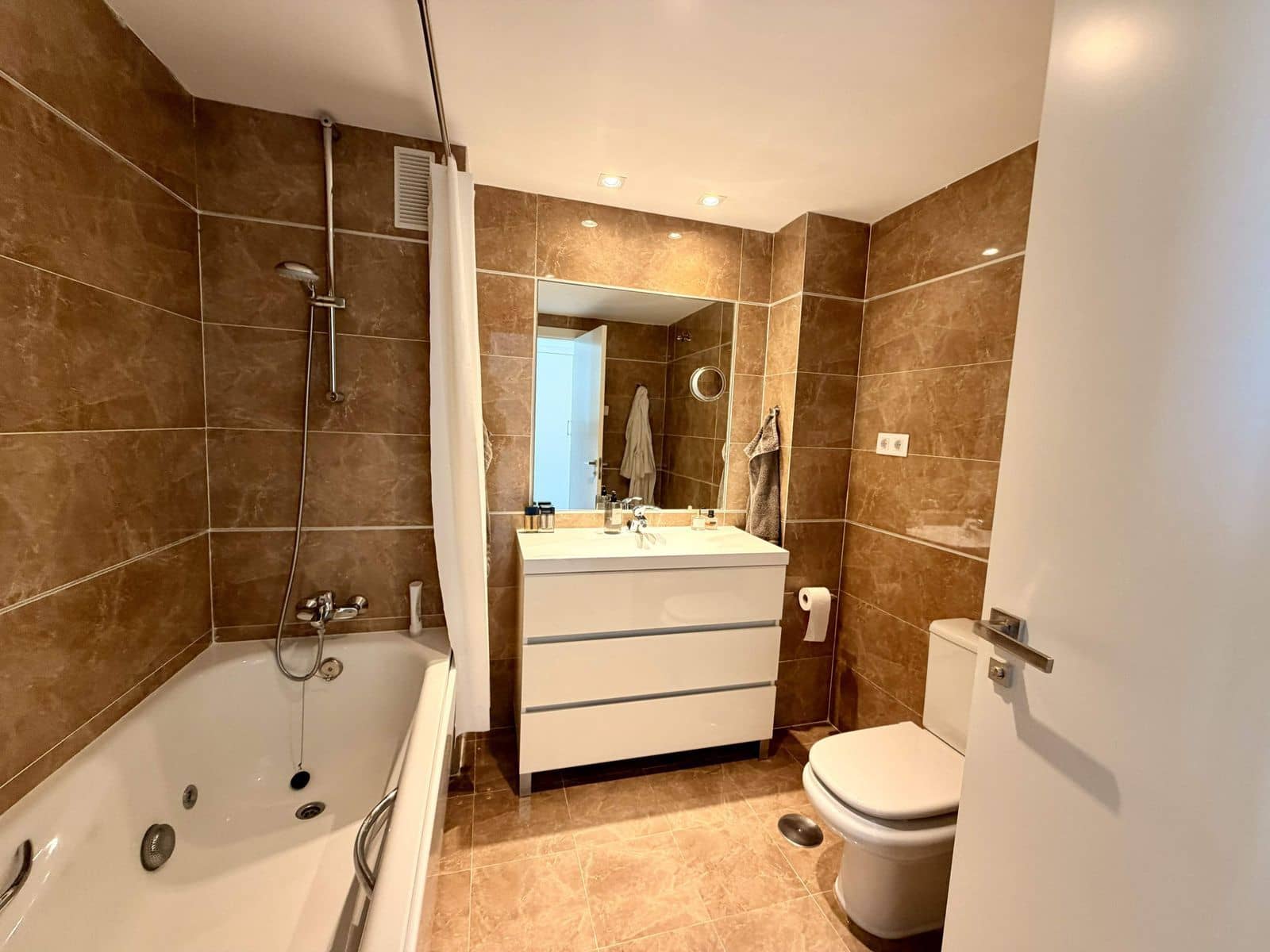 3 soveværelse Lejlighed til salg i Benahavis - € 795.000 (Ref: 9796293)