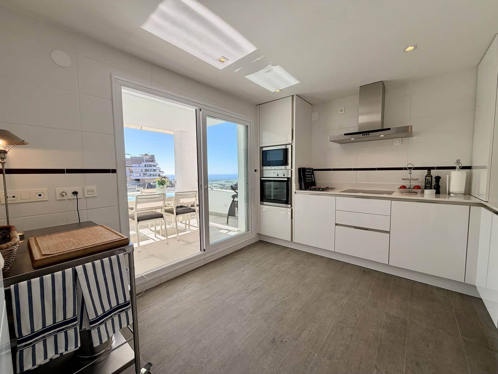 3 soveværelse Lejlighed til salg i Benahavis - € 795.000 (Ref: 9796293)