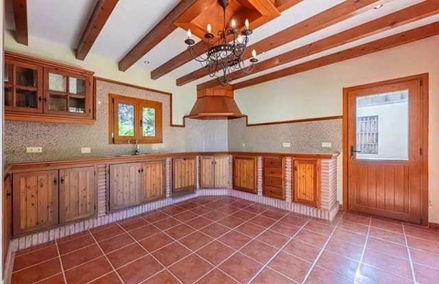 5 sypialnia Willa na sprzedaż w Estepona - 1 667 000 € (Ref: 9796296)