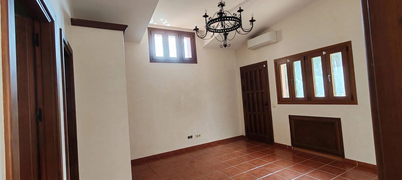 5 sypialnia Willa na sprzedaż w Estepona - 1 667 000 € (Ref: 9796296)