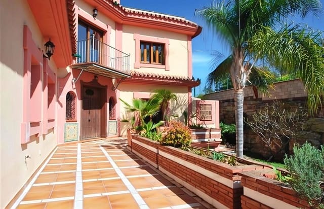 5 sypialnia Willa na sprzedaż w Estepona - 1 667 000 € (Ref: 9796296)