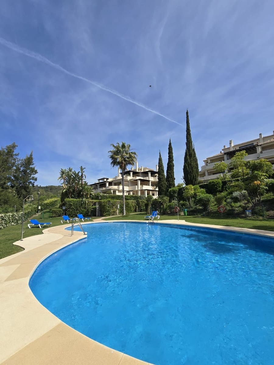 2 bedroom Apartment for sale in Benahavis - € 850,000 (Ref: 9796307)