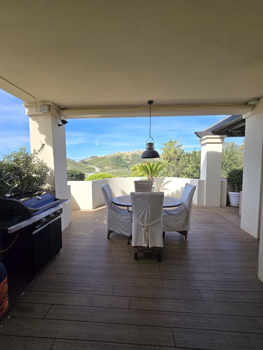 2 bedroom Apartment for sale in Benahavis - € 850,000 (Ref: 9796307)