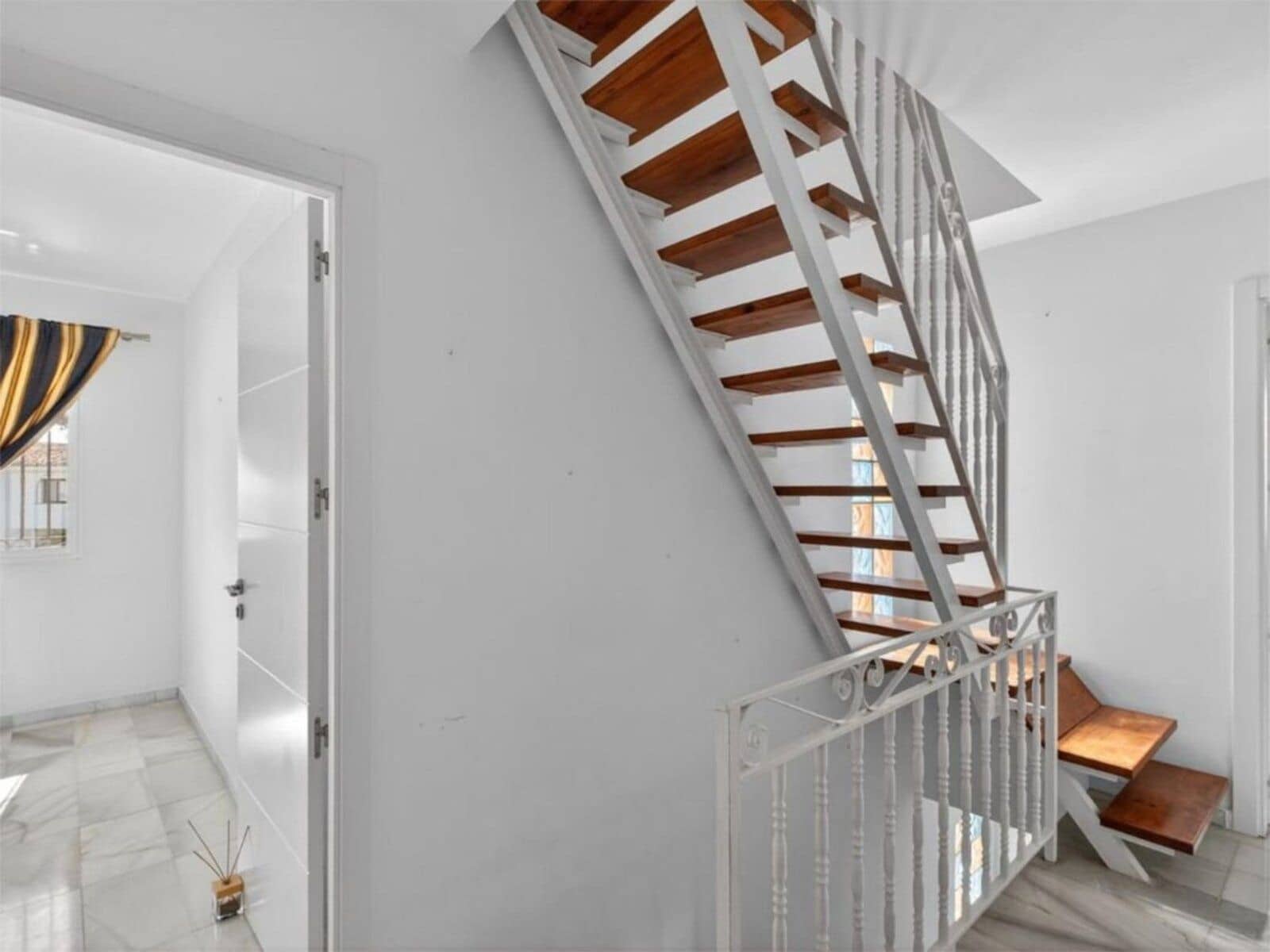 3 bedroom Townhouse for sale in Calahonda - € 485,000 (Ref: 9796308)