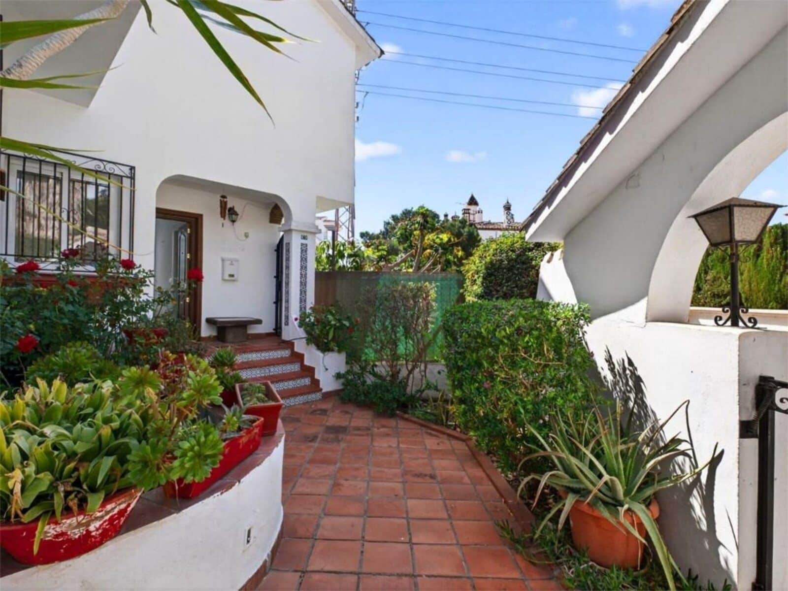 3 bedroom Townhouse for sale in Calahonda - € 485,000 (Ref: 9796308)