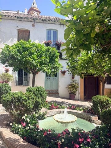 4 soverom Hus til salgs i Estepona - € 995 000 (Ref: 9796309)