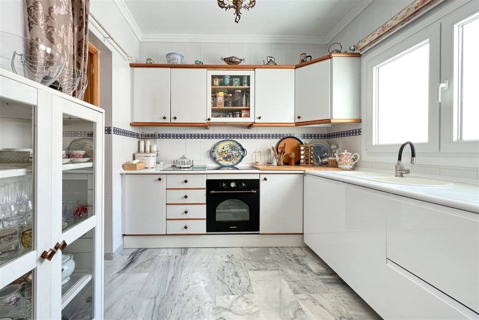 4 bedroom Townhouse for sale in Calahonda - € 597,000 (Ref: 9796310)