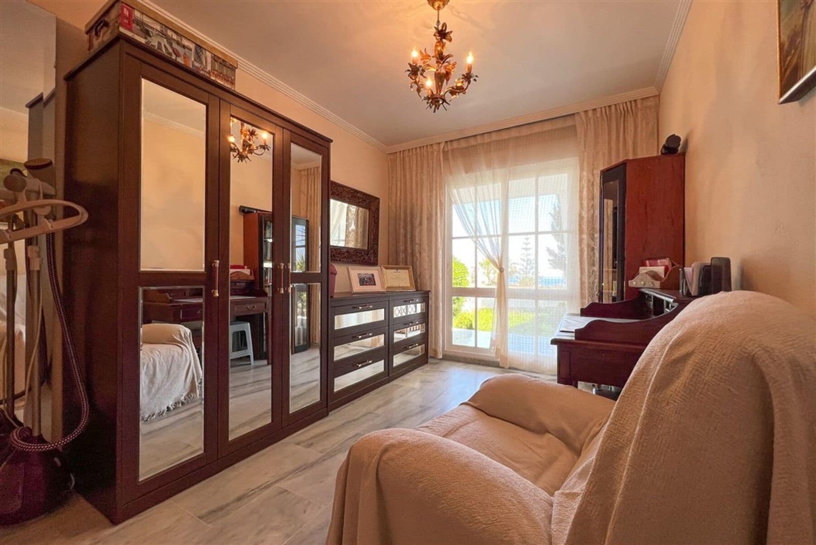 4 bedroom Townhouse for sale in Calahonda - € 597,000 (Ref: 9796310)