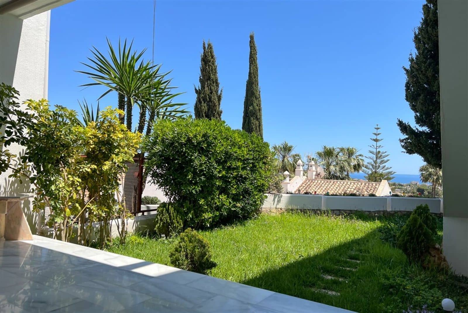 4 bedroom Townhouse for sale in Calahonda - € 597,000 (Ref: 9796310)