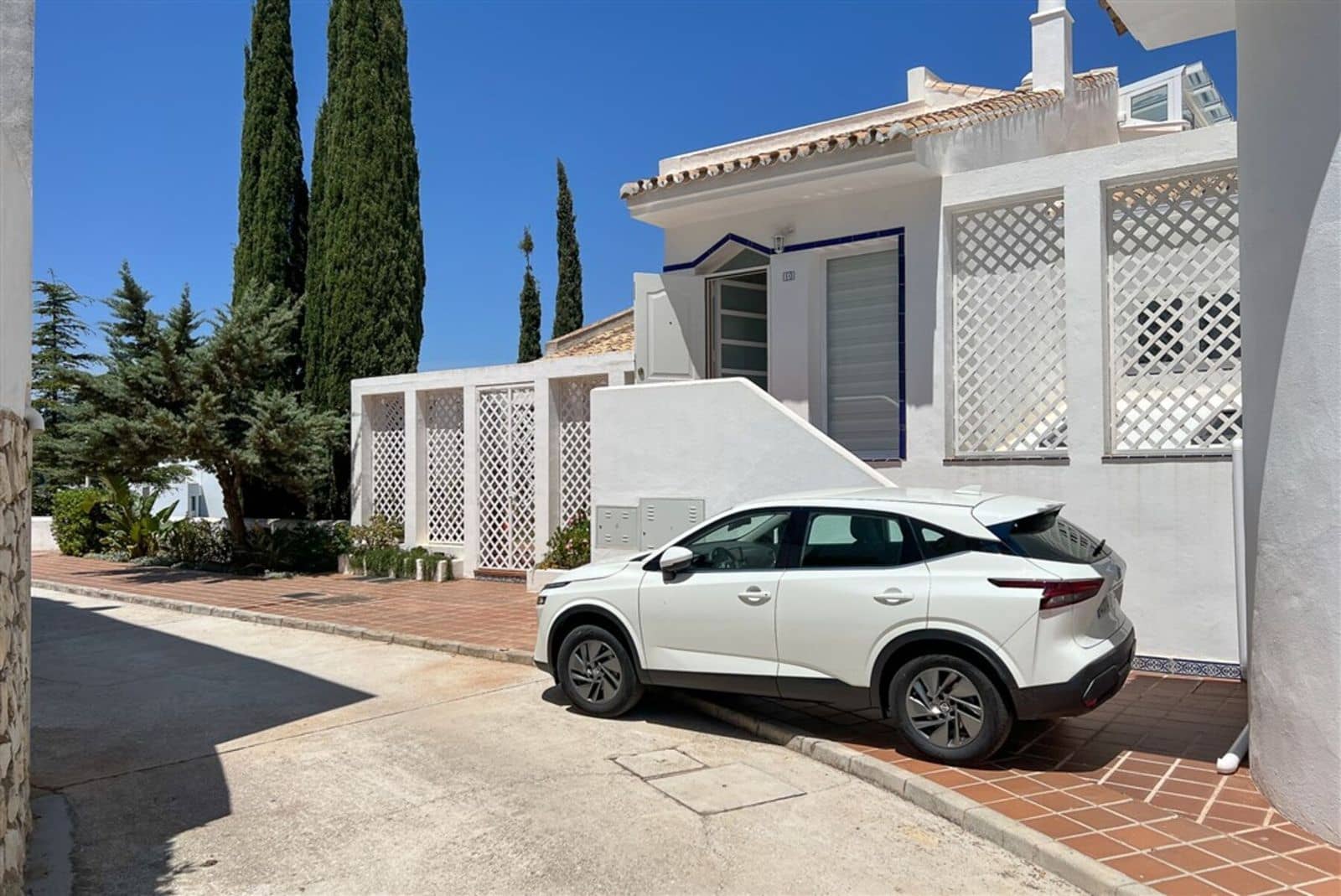 4 bedroom Townhouse for sale in Calahonda - € 597,000 (Ref: 9796310)