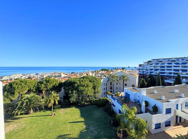 3 quarto Penthouse para venda em La Duquesa / Puerto de la Duquesa, Manilva - 370 000 € (Ref: 9796311)