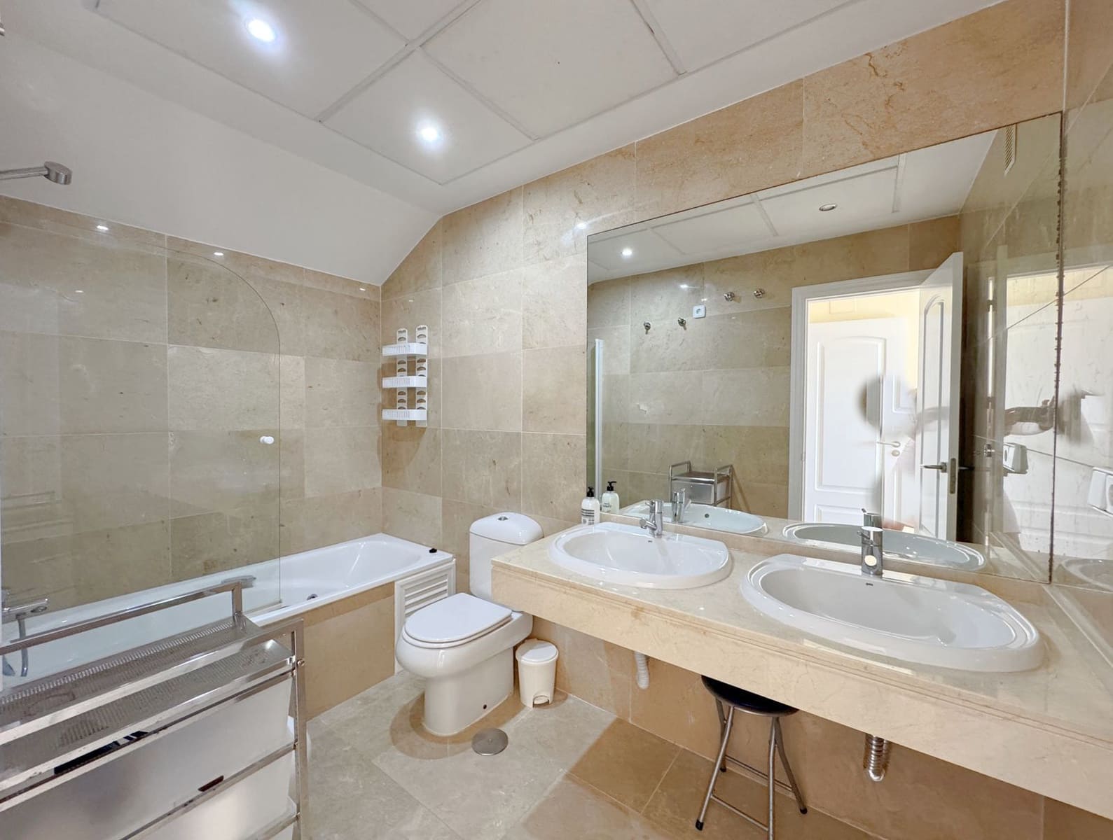 3 quarto Penthouse para venda em La Duquesa / Puerto de la Duquesa - 370 000 € (Ref: 9796311)