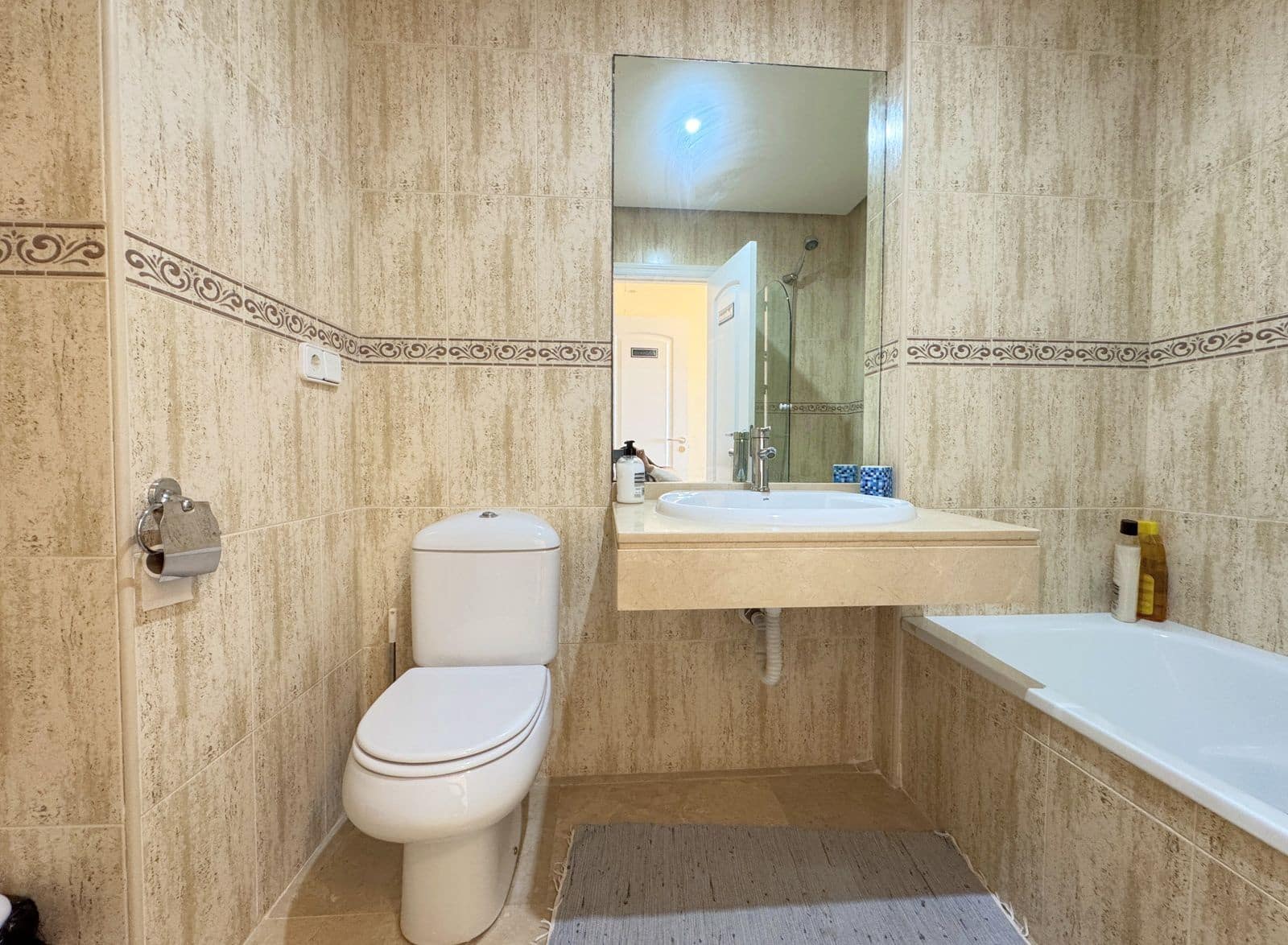 3 quarto Penthouse para venda em La Duquesa / Puerto de la Duquesa - 370 000 € (Ref: 9796311)