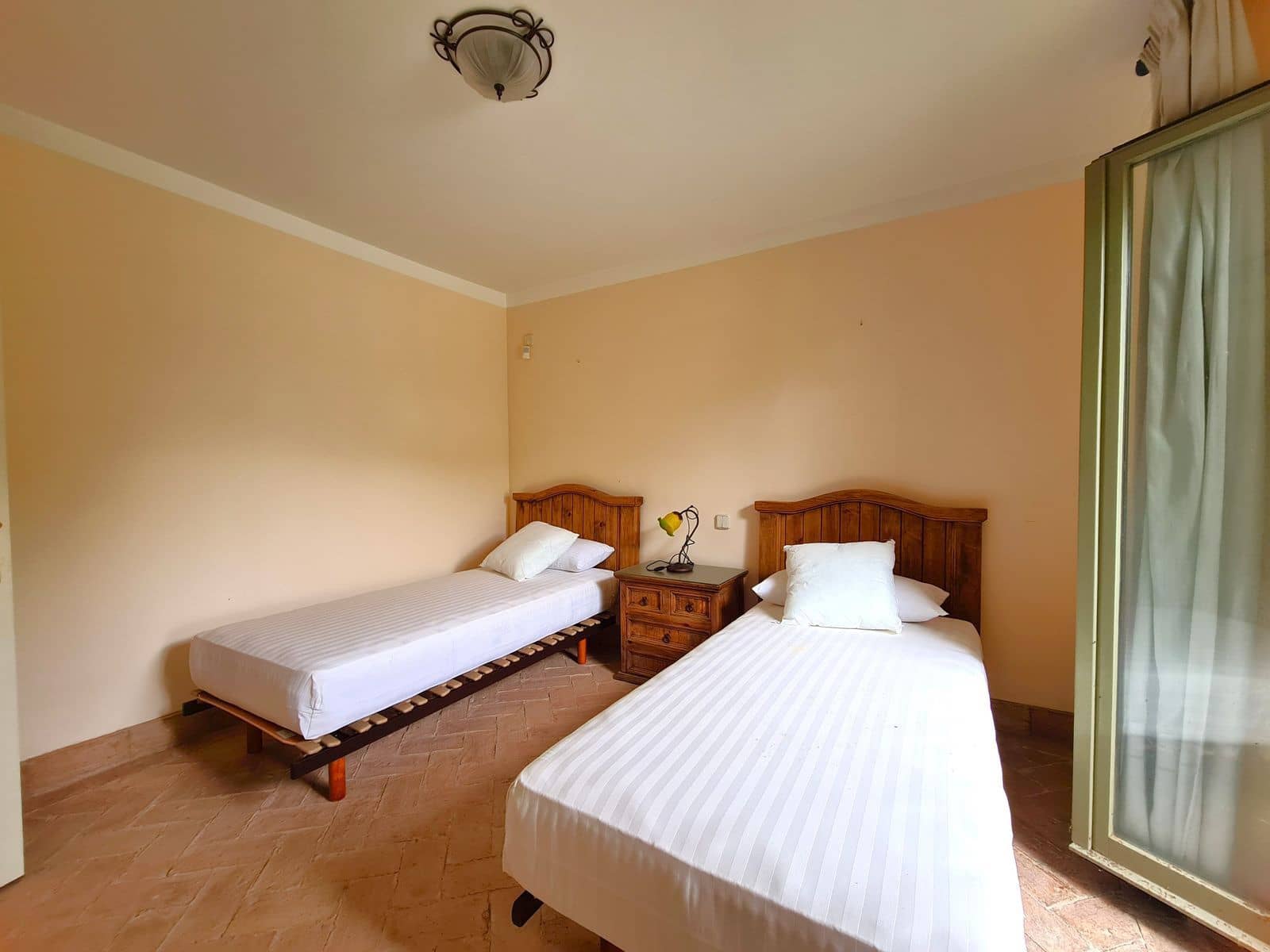 Pareado de 3 habitaciones en Sotogrande en venta - 1.095.000 € (Ref: 9796313)