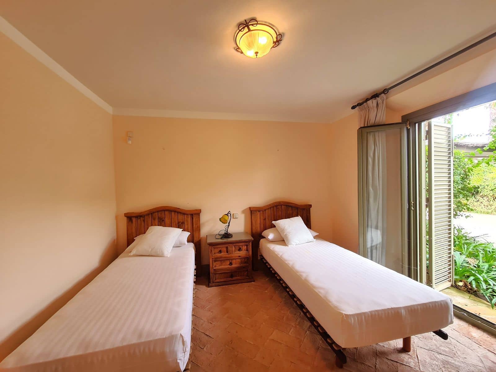 Pareado de 3 habitaciones en Sotogrande en venta - 1.095.000 € (Ref: 9796313)