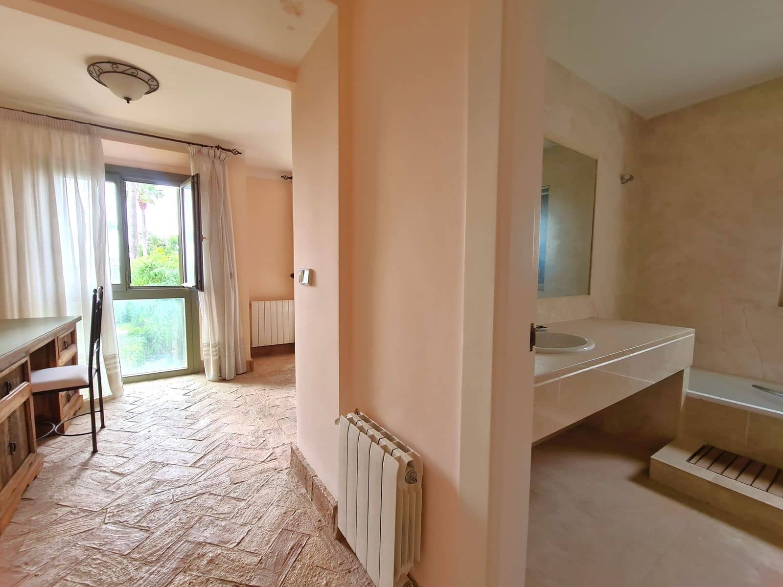 Pareado de 3 habitaciones en Sotogrande en venta - 1.095.000 € (Ref: 9796313)