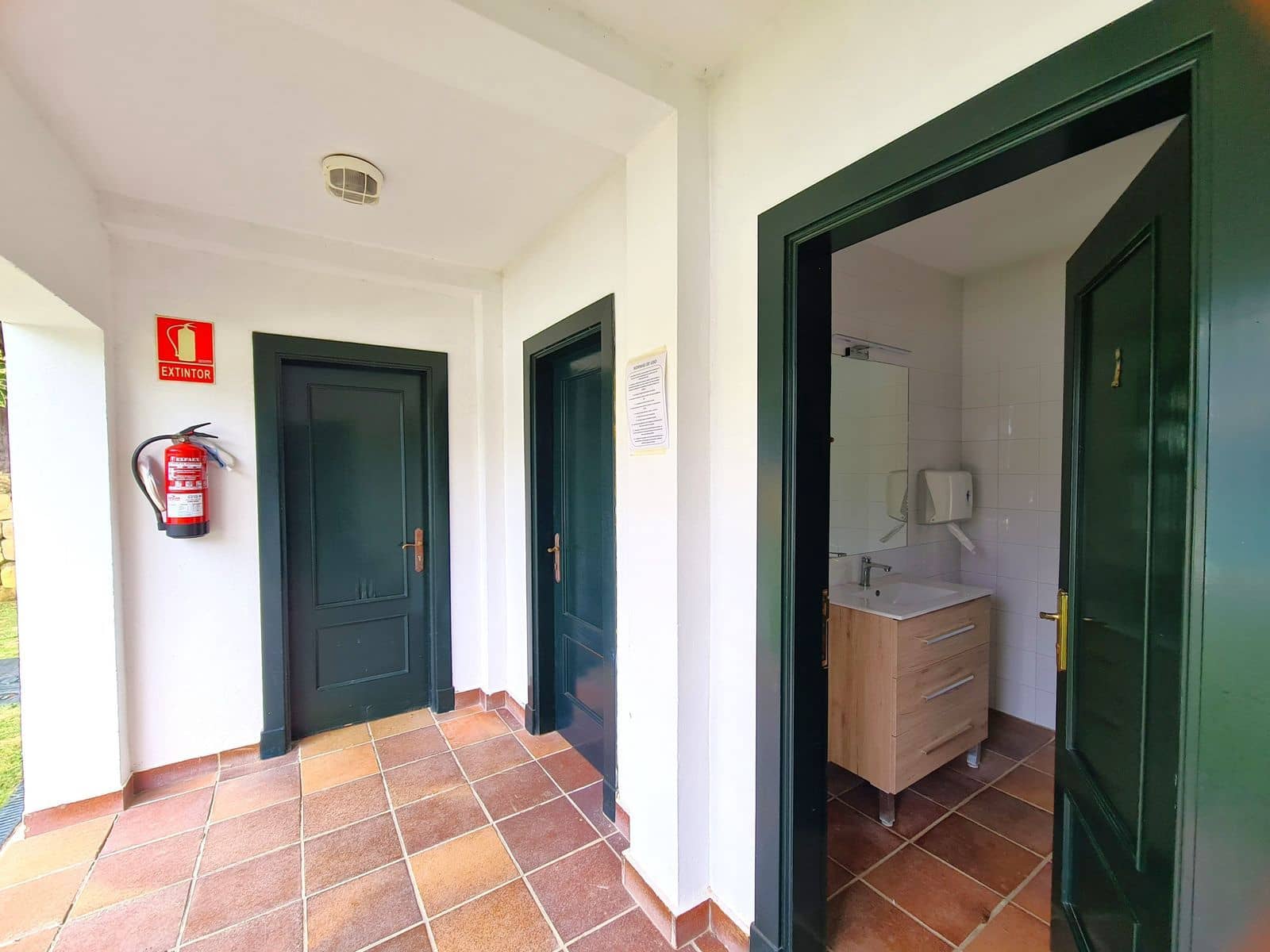 Pareado de 3 habitaciones en Sotogrande en venta - 1.095.000 € (Ref: 9796313)