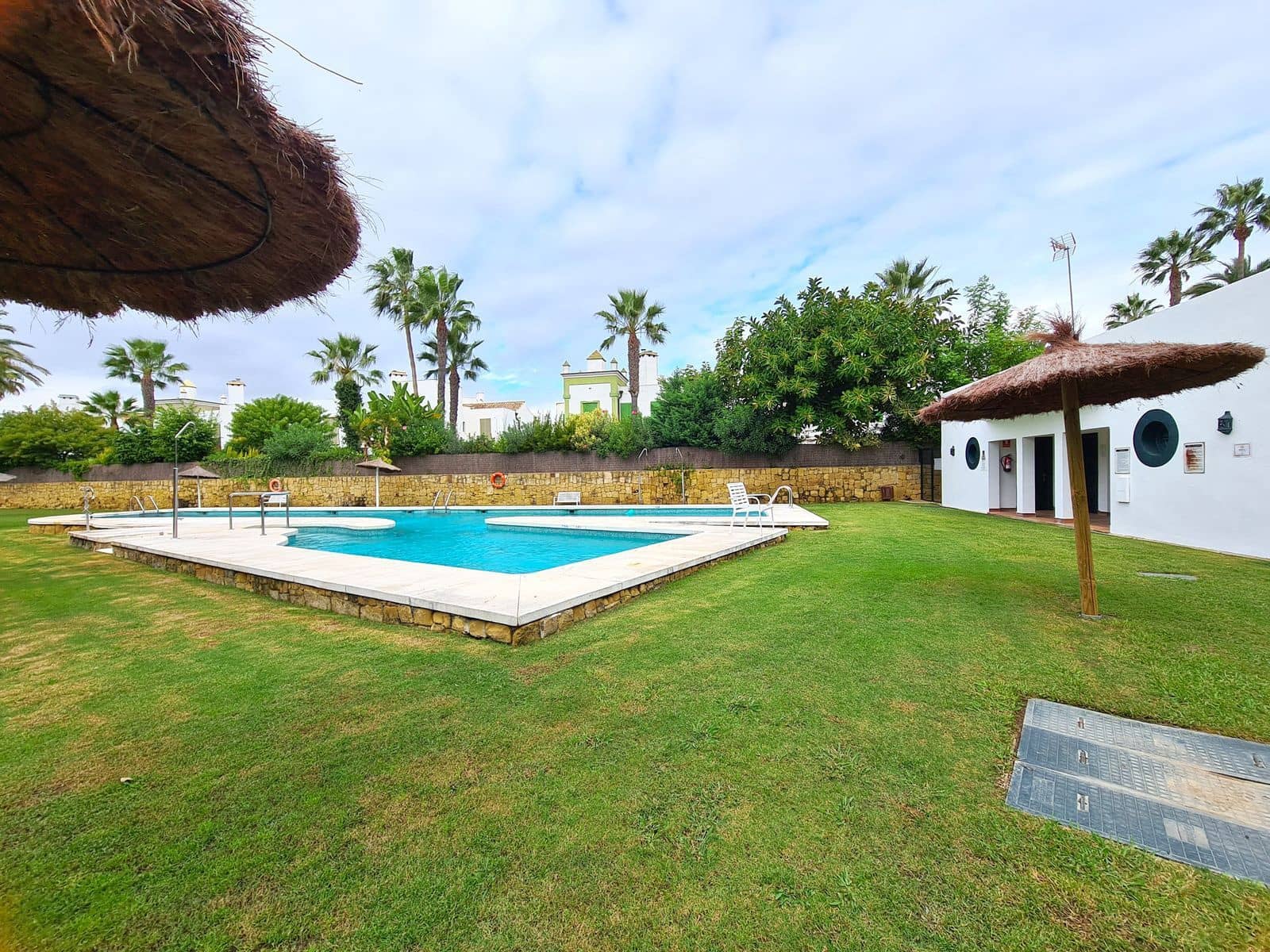 Pareado de 3 habitaciones en Sotogrande en venta - 1.095.000 € (Ref: 9796313)