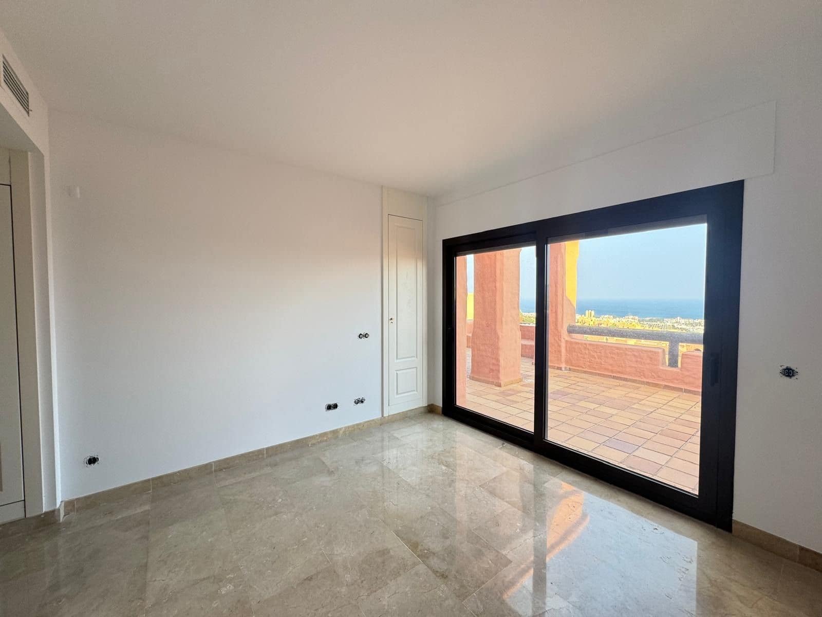 3 soverom Penthouse til salgs i San Luis de Sabinillas - € 420 000 (Ref: 9796314)