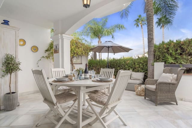 3 makuuhuone Omakotitalo myytävänä paikassa Golden Mile, Marbella - 1 150 000 € (Ref: 9796316)