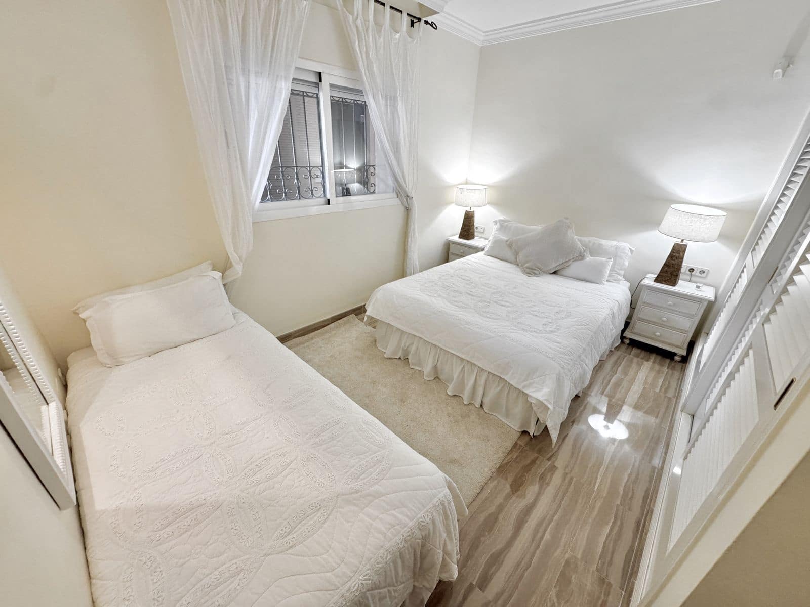 2 soveværelse Lejlighed til salg i Elviria - € 625.000 (Ref: 9796317)