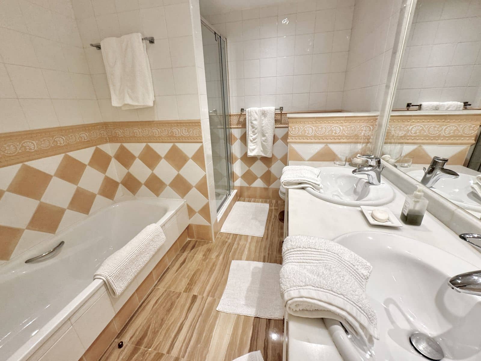 2 soveværelse Lejlighed til salg i Elviria - € 625.000 (Ref: 9796317)