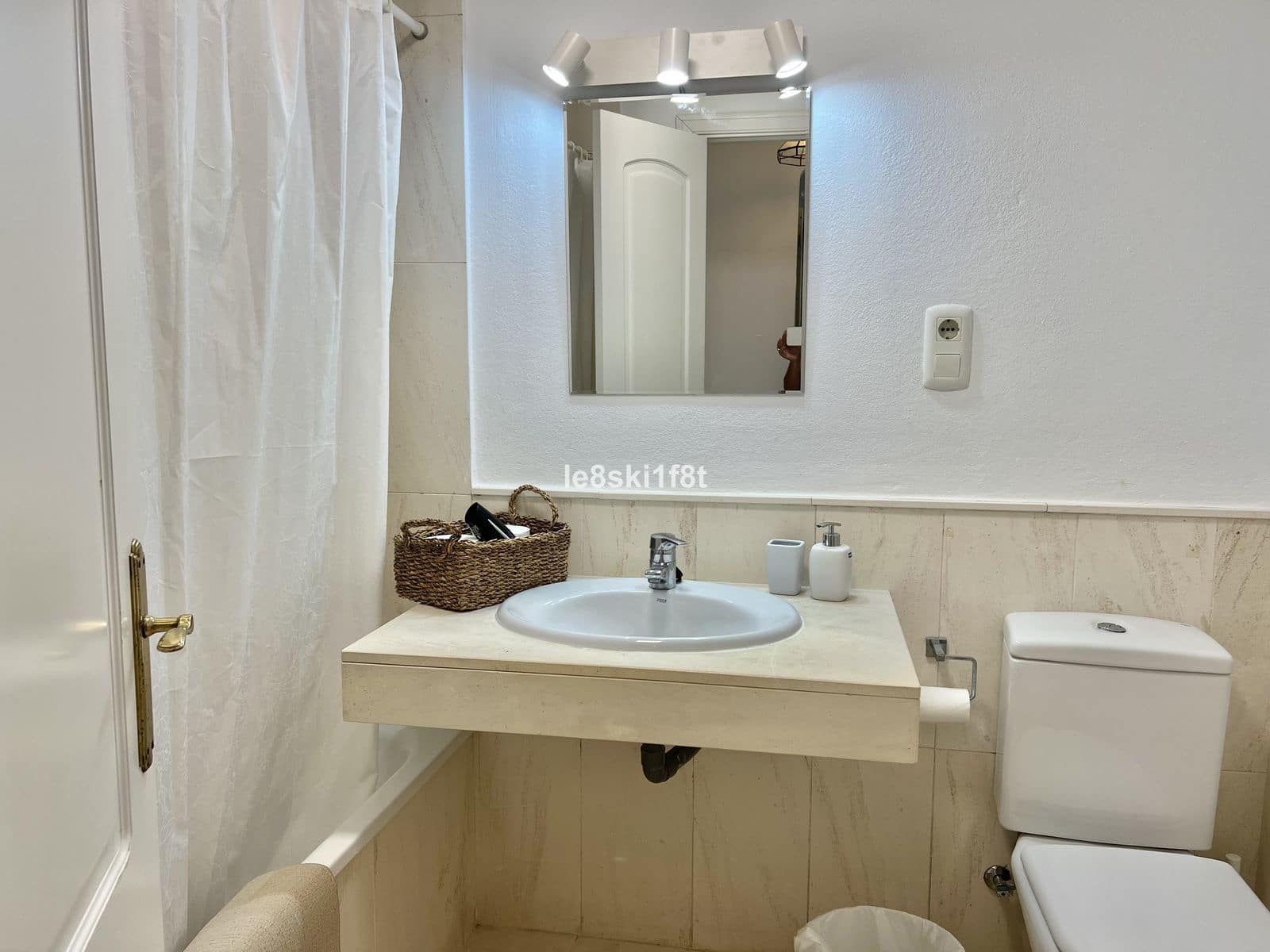 Apartamento de 2 habitaciones en Calahonda en venta - 945.000 € (Ref: 9796320)