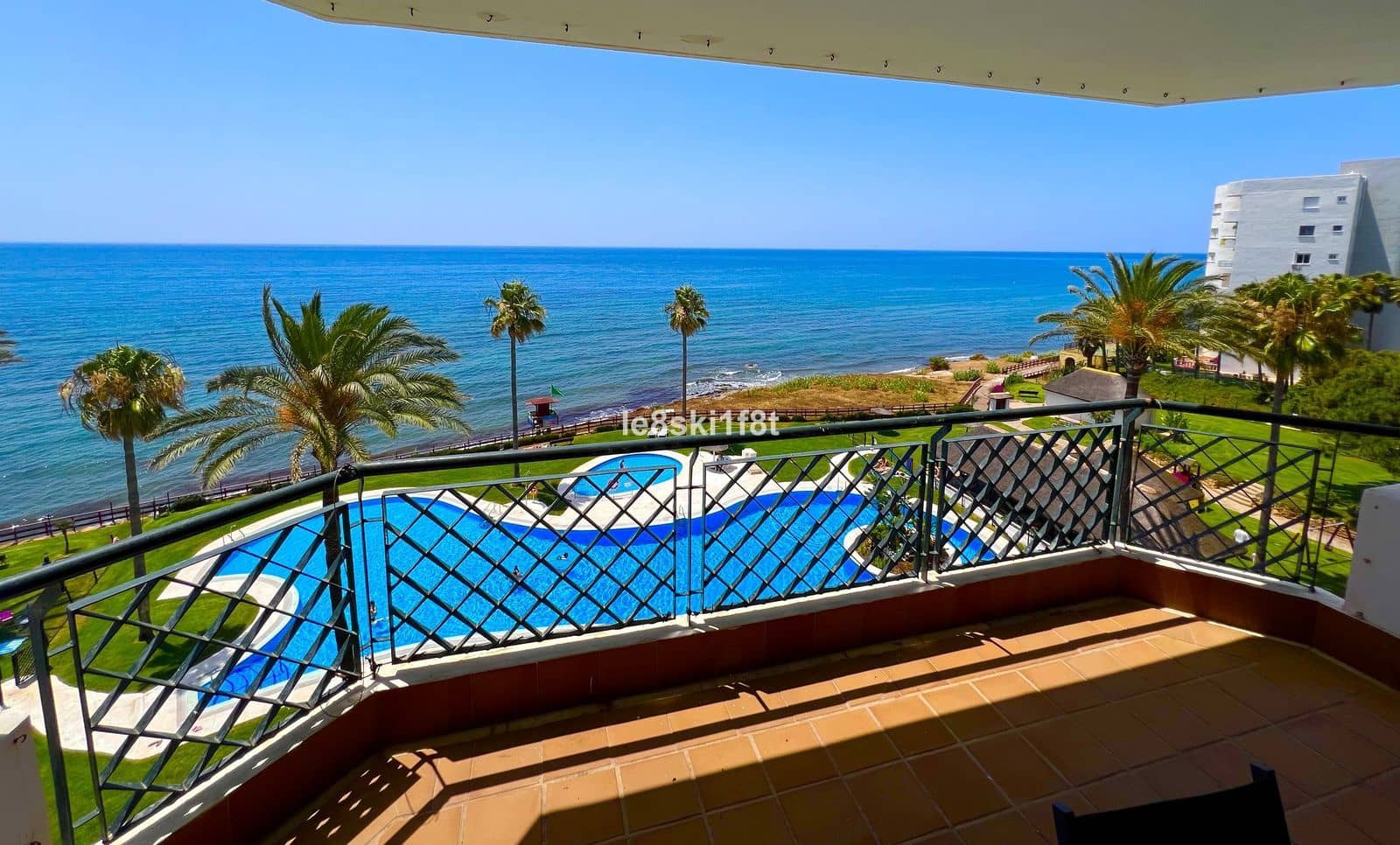 Apartamento de 2 habitaciones en Calahonda en venta - 945.000 € (Ref: 9796320)