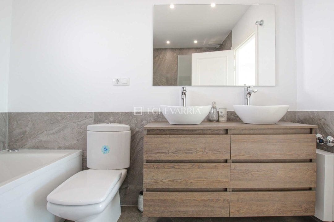 4 soveværelse Byhus til salg i Marbella - € 950.000 (Ref: 9796322)