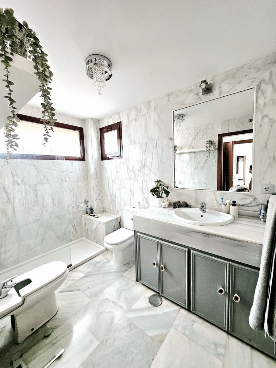 3 slaapkamer Villa te koop in Benahavis - € 550.000 (Ref: 9796323)