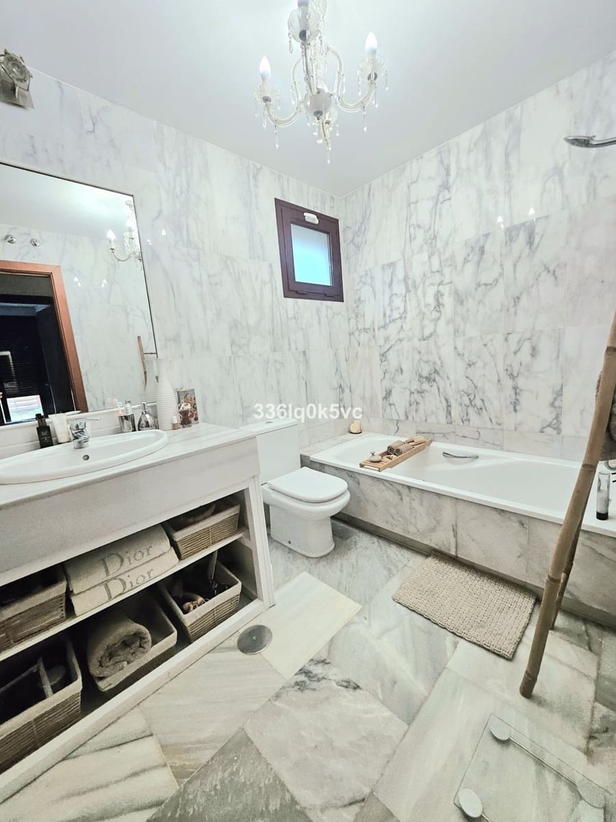 3 slaapkamer Villa te koop in Benahavis - € 550.000 (Ref: 9796323)