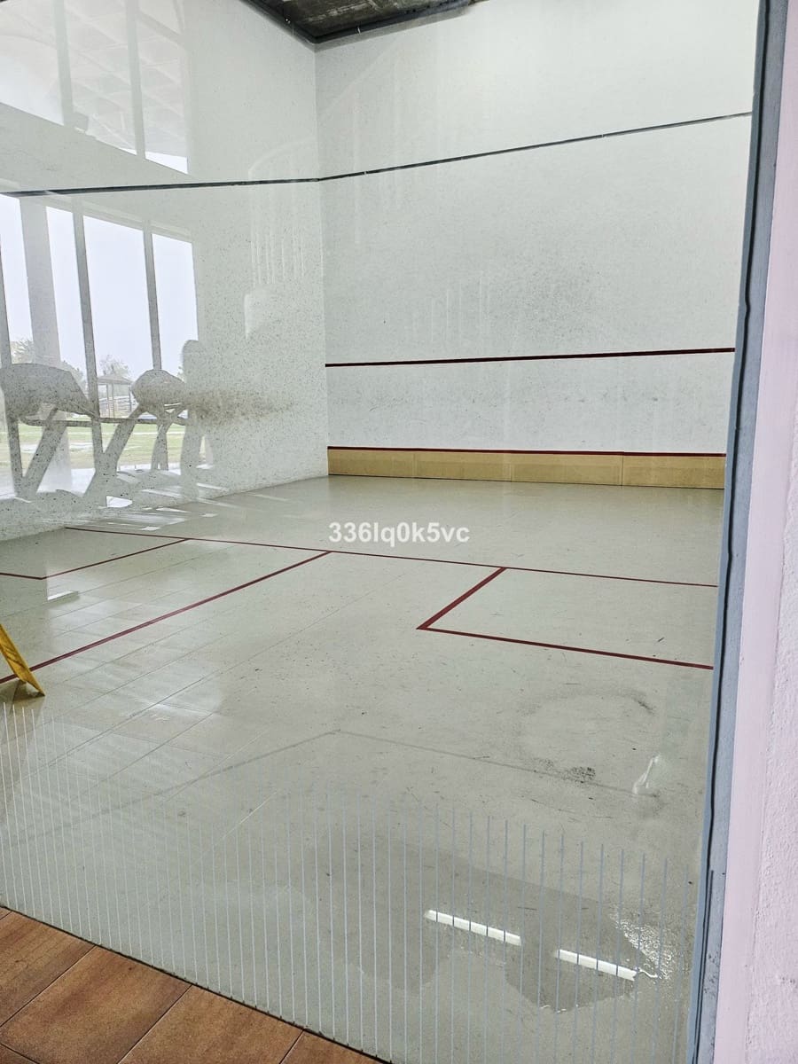 3 slaapkamer Villa te koop in Benahavis - € 550.000 (Ref: 9796323)