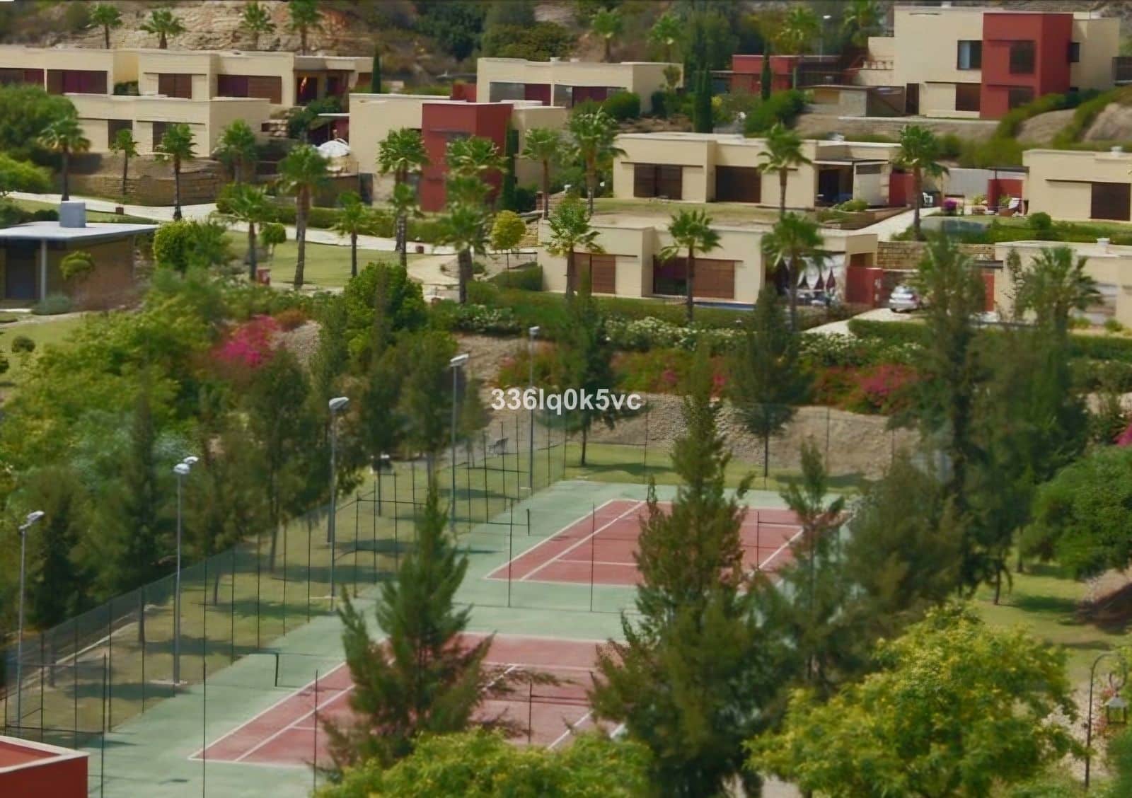 3 slaapkamer Villa te koop in Benahavis - € 550.000 (Ref: 9796323)