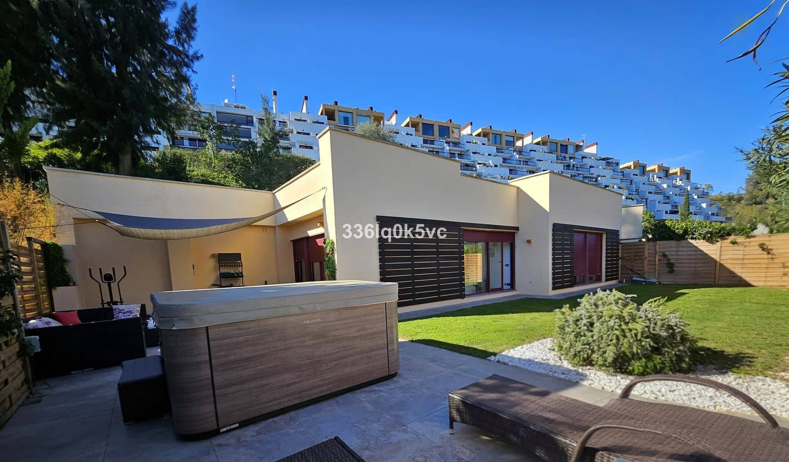 3 slaapkamer Villa te koop in Benahavis - € 550.000 (Ref: 9796323)