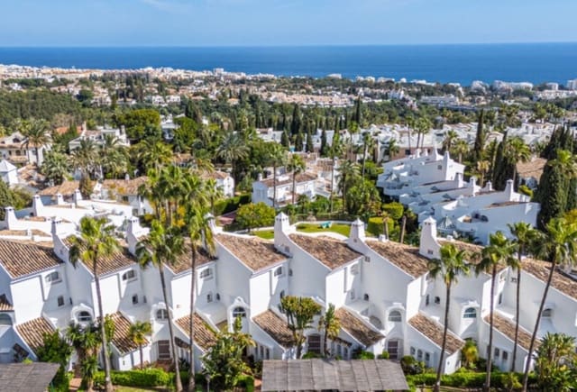 3 camera da letto Villetta Bifamiliare in vendita in Marbella - 800.000 € (Rif: 9796333)