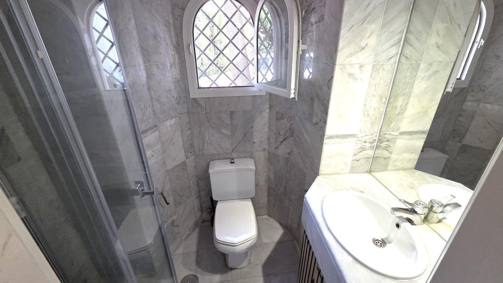 3 camera da letto Villetta Bifamiliare in vendita in Marbella - 800.000 € (Rif: 9796333)