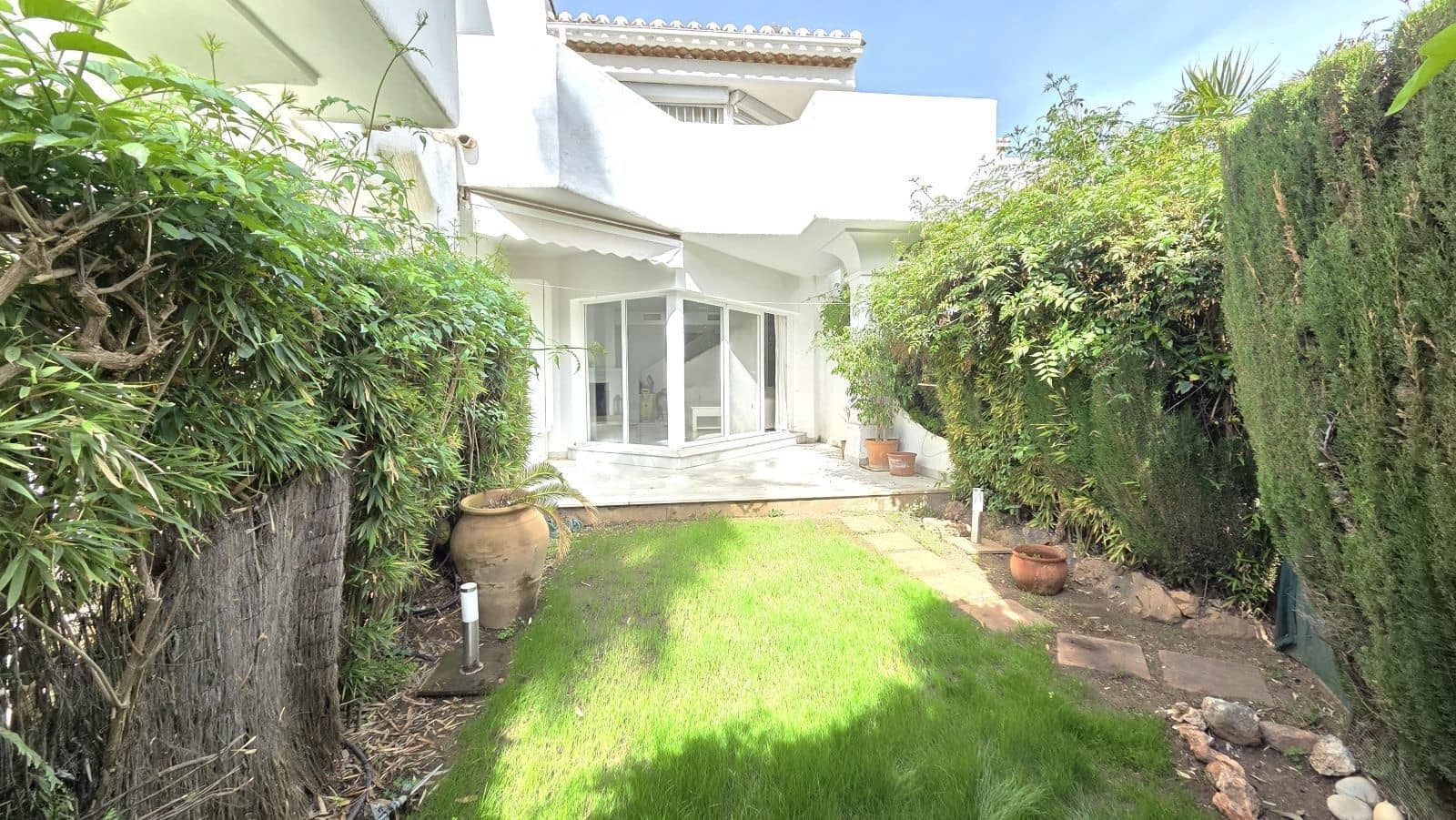 3 camera da letto Villetta Bifamiliare in vendita in Marbella - 800.000 € (Rif: 9796333)