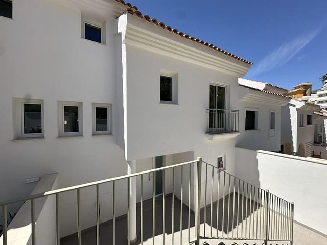 4 makuuhuone Omakotitalo myytävänä paikassa Torrequebrada, Benalmádena - 795 000 € (Ref: 9796335)