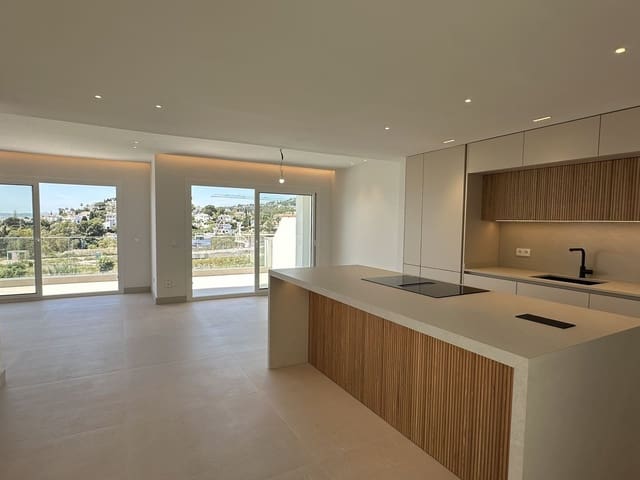 4 makuuhuone Omakotitalo myytävänä paikassa Torrequebrada, Benalmádena - 795 000 € (Ref: 9796335)